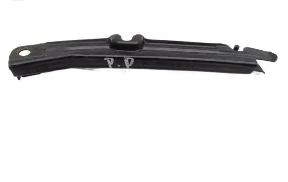 Mercedes-Benz ML W164 Front bumper mounting bracket A1648800414
