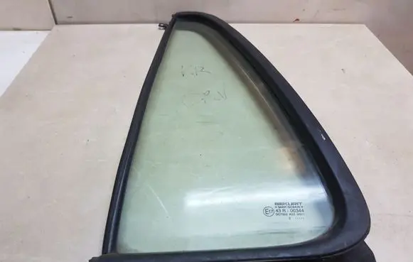 Honda CR-V Rear vent window glass 43R00344