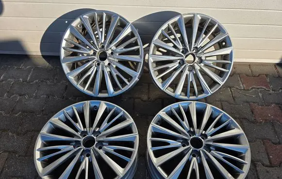 Toyota Avensis T270 R18 alloy rim HL99311