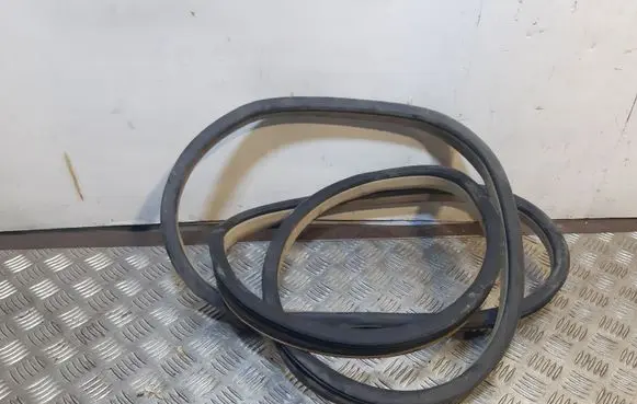Mercedes-Benz GL X164 Rubber seal rear door A1646900598