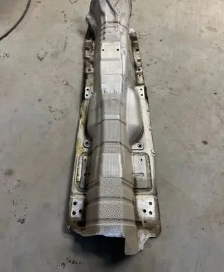 Volkswagen PASSAT B8 USA Exhaust heat shield 561825671C
