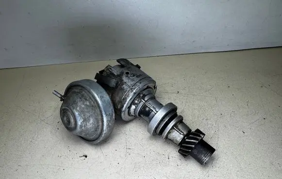 Volkswagen Golf II Spark distributor 055905205P 0237022007 Z415