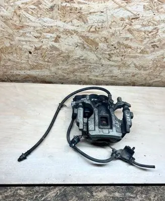 Toyota C-HR I Rear brake caliper 4631078010 1609216924
