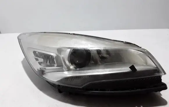 Ford Kuga II Headlight/headlamp 90021743