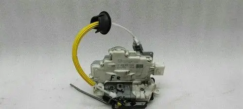 Audi A3 S3 8P Front door lock 4F2837016B