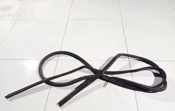 Renault Espace III Rubber seal front coupe door 