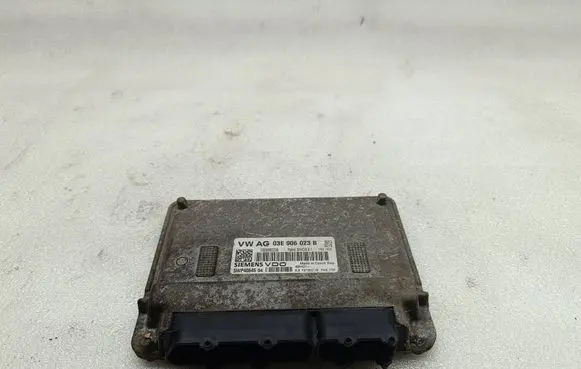 Skoda Fabia Mk2 (5J) Engine control unit/module 03E906023B 5WP40845