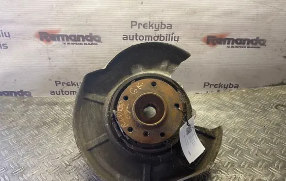 Rear wheel hub