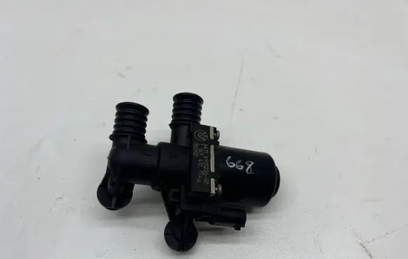 BMW 5 E60 E61 Coolant heater control valve 6920226 051202 1147412174