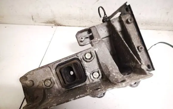 Nissan X-Trail T31 Engine mount bracket 11254jd22a