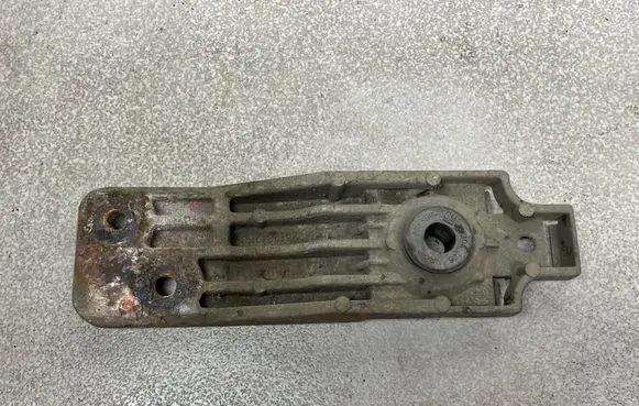 Opel Insignia A Radiator mount bracket 23120322