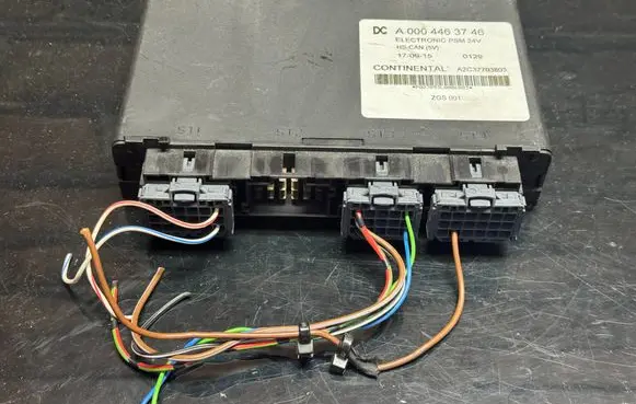 Mercedes-Benz Vario Engine control unit/module A0004463746 A2C37703803
