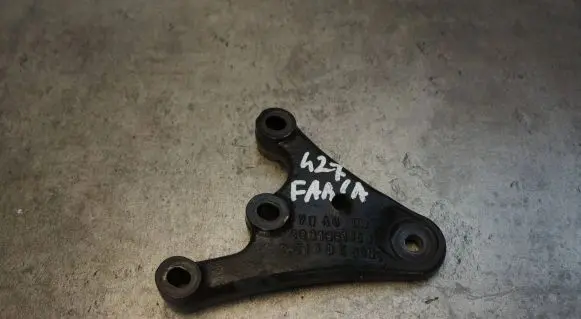 Skoda Fabia Mk1 (6Y) Engine mount bracket 6Q0199185J