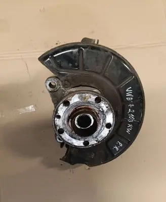 Volkswagen PASSAT B7 Front wheel hub spindle knuckle