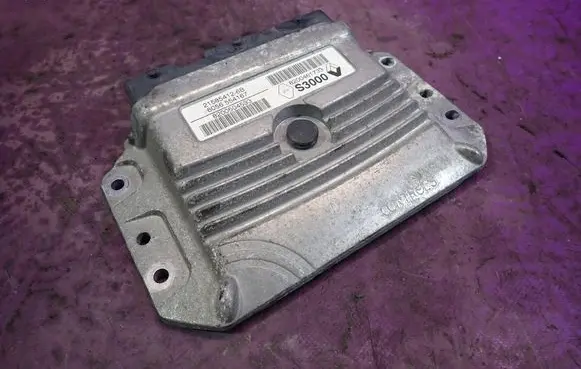 Renault Clio III Engine control unit/module ECU 