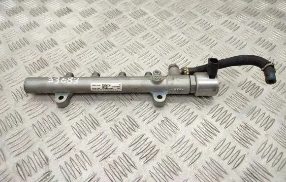 Mercedes-Benz E C207 W207 Fuel main line pipe A6510700495 9307Z522A00