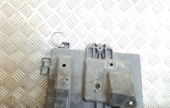 Battery tray