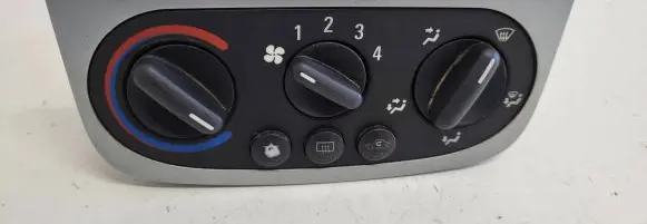 Opel Combo C Climate control unit 1046053