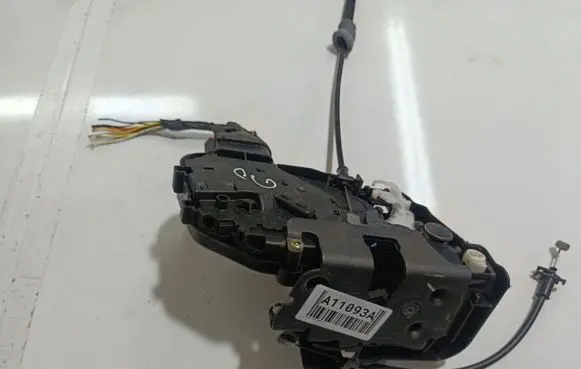 Volvo V50 Rear door lock 30699803
