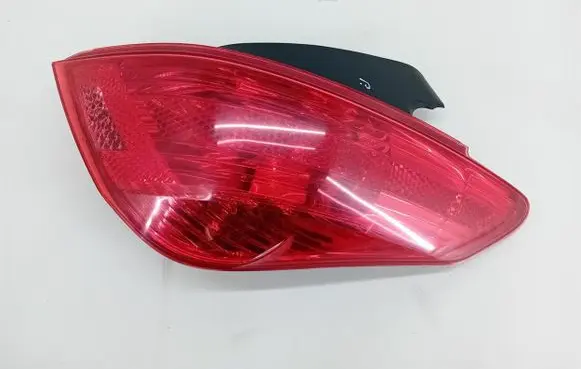 Peugeot 308 Rear/tail lights 9680425680