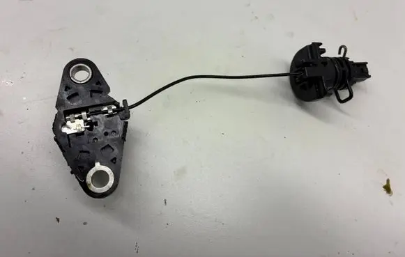 Toyota Yaris XP210 Oil level sensor 8949133050