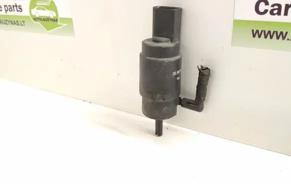 Mercedes-Benz E W211 Windshield washer spray nozzle 2108690821 2108690921