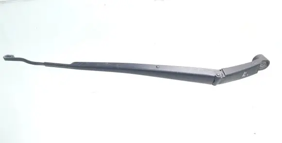Toyota RAV 4 (XA40) Front wiper blade arm 8296