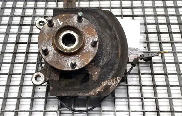 Nissan Qashqai Front wheel hub spindle knuckle
