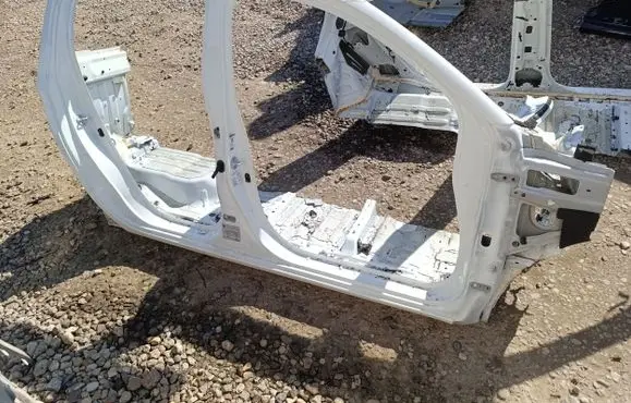 Mitsubishi L200 Side car body part 