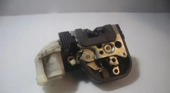 Alfa Romeo 147 Front door lock