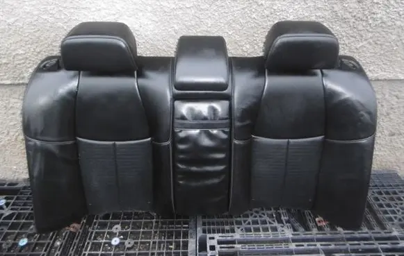 Infiniti M30 Rear seat 