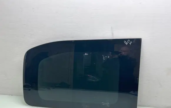 Peugeot Traveller Rear side window