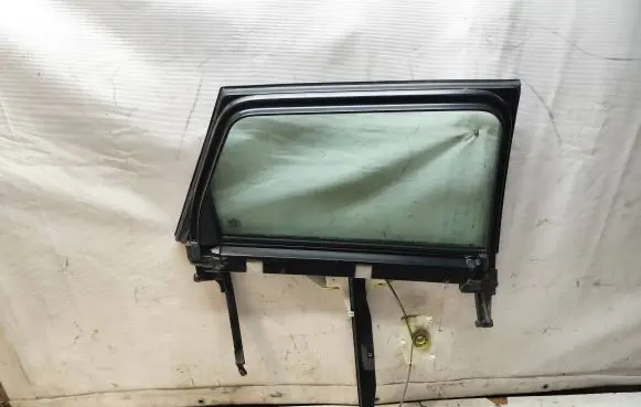 Audi A3 S3 8P Rear door window/glass frame 43R001057 E000232