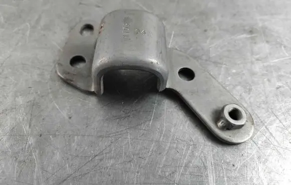Mercedes-Benz C AMG W205 Sway bar bush bracket, front A2053231465