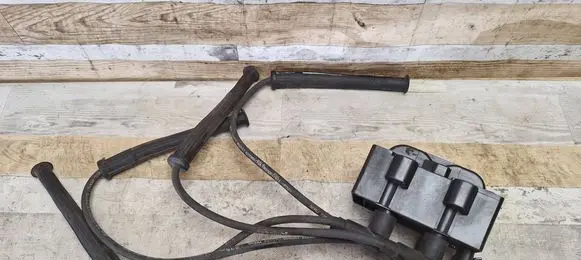 Renault Twingo II High voltage ignition coil 7700274008 7700873701 2526151A