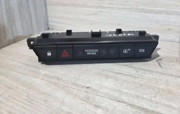 Dacia Sandero III A set of switches 283E85816R B322817 N0693