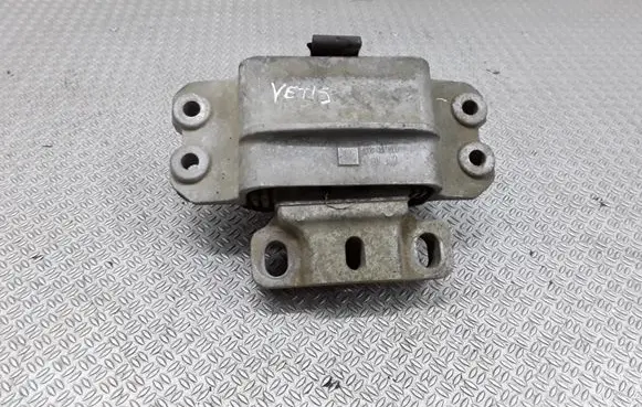 Skoda Yeti (5L) Engine mount bracket 1K0199555