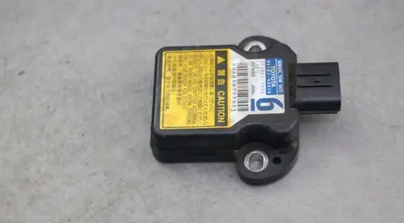 Lexus CT 200H ESP acceleration yaw rate sensor 8918348030