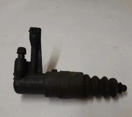 Clutch slave cylinder