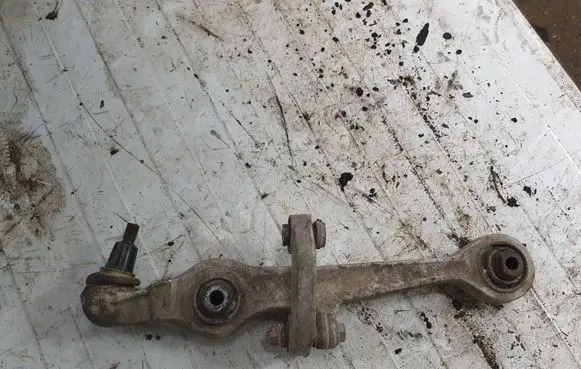 Volkswagen PASSAT B5 Front lower control arm/wishbone NOCODE