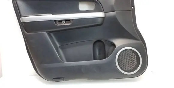 Suzuki Grand Vitara II Front door card panel trim 83722165J0