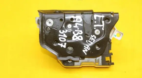 Audi A5 8T 8F Rear door lock 8K0839015C
