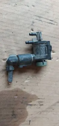 Audi A4 S4 B7 8E 8H Turbo solenoid valve 1J0906283C