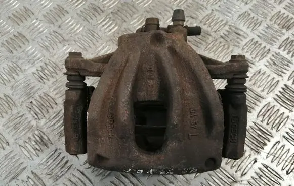 Toyota Corolla Verso AR10 Front brake caliper 4775005060