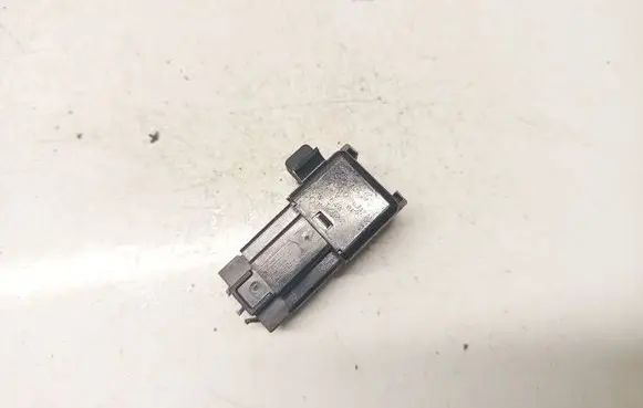Nissan X-Trail T30 Other relay E13020301