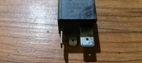 Volkswagen Golf IV Other relay 1j0906381b v23134-b63-x382