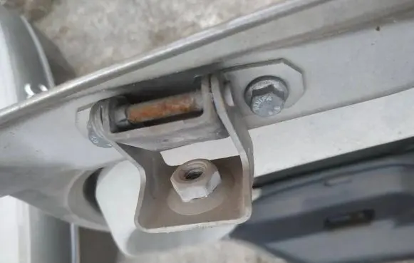 Fiat Stilo Tailgate/trunk/boot hinge