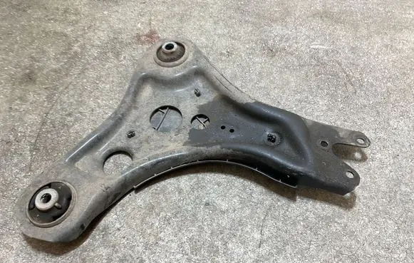 Volkswagen ID.3 Front lower control arm/wishbone 