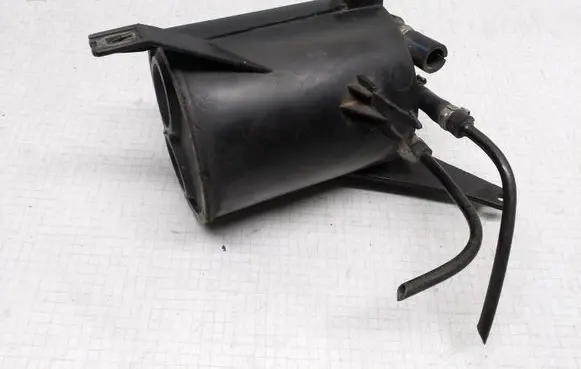 Volvo S40, V40 Active carbon filter fuel vapour canister 30611535