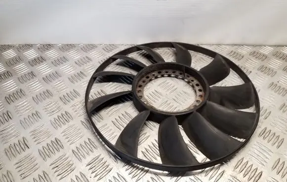 Volkswagen PASSAT B5 Fan impeller 058121301B